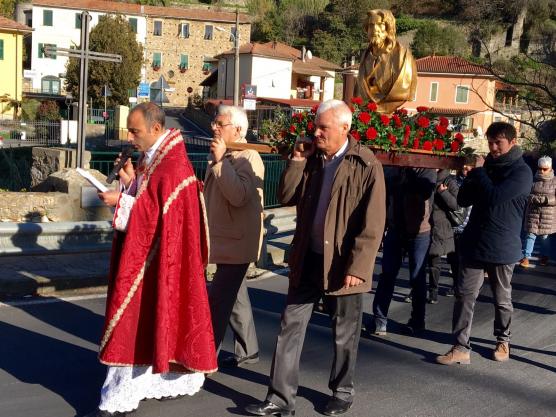 Festa di San Tommaso Apostolo (18 Dicembre 2016): S. Messa solenne celebrata dal parroco e processione con il busto reliquiario del Santo