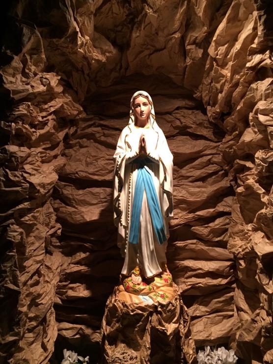 Collocazione della statua della Madonna di Lourdes in occasione della festa in suo onore 11 febbraio 2017