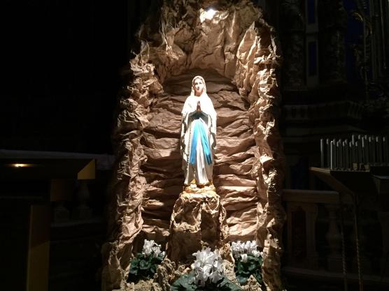 Collocazione della statua della Madonna di Lourdes in occasione della festa in suo onore 11 febbraio 2017